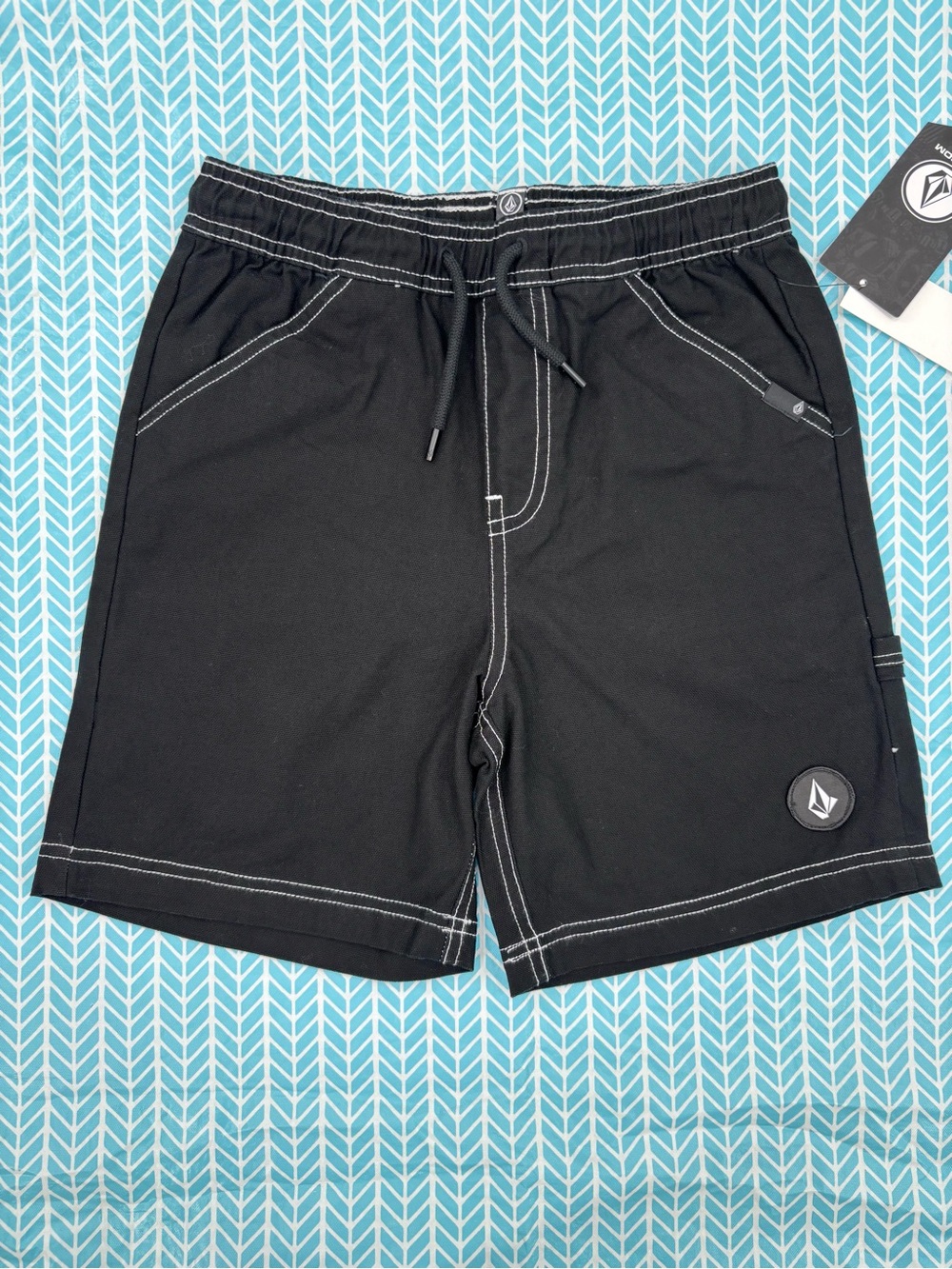 Volcom NWT Kids' Black Krafter Kombat Shorts, Medium (10 - 12)